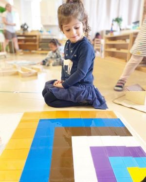 Battery-Park-Montessori-child-maths-puzzle