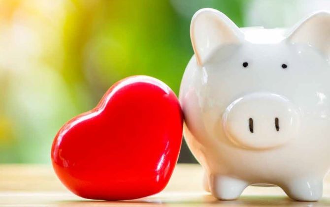 piggy-bank-and-heart-image