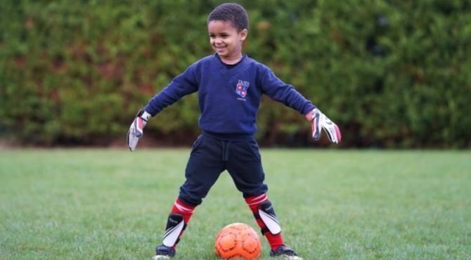 TASIS-England-early-years-football