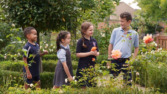 TASIS-children-in-garden